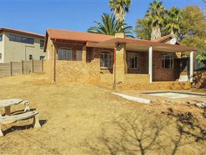 3 Bedroom House in Heuweloord