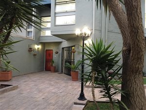 3 Bed Duplex in Waterkloof Glen