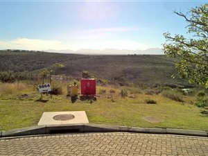 921 m² Land available in The Hill Estate