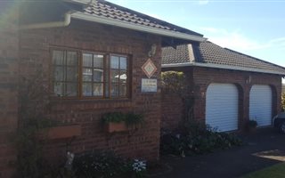 3 Bedroom Simplex in Hilton