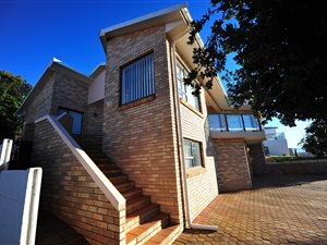 4 Bed House in Hartenbos Heuwels