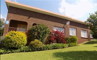 4 Bedroom House in Signal Hill