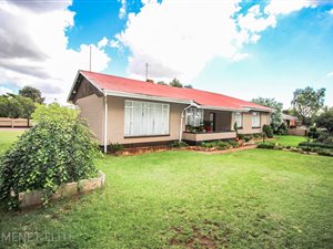 3 Bed House in Selection Park