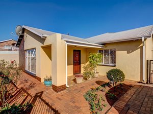 3 Bed House in Bosmont