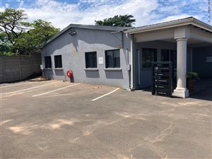 Commercial space in Bluff