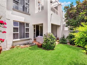 3 Bed Townhouse in Eagle Canyon Golf Estate