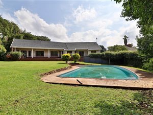 4 Bed House in Hayfields