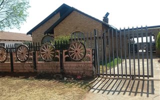 4 Bedroom House in Villa Liza