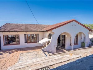 4 Bed House in Pinetown Central