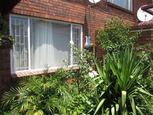 2 Bed Townhouse in New Redruth