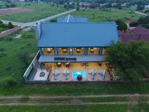 850 m² Commercial space in Vryburg