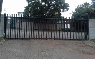 900 m² Office Space in Booysens