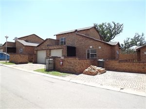 2 Bed Townhouse in Honey Park