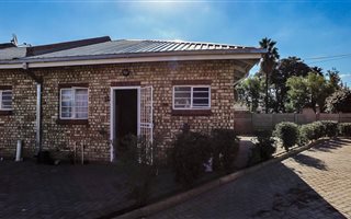2 Bedroom Townhouse in Diamant Park