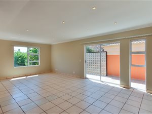 4 Bed Apartment in Glenhazel
