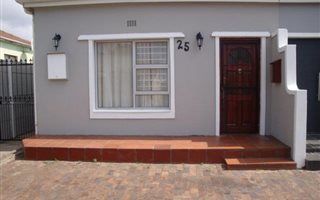 2 Bedroom House in Wynberg