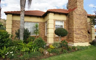 3 Bedroom Townhouse in Signal Hill