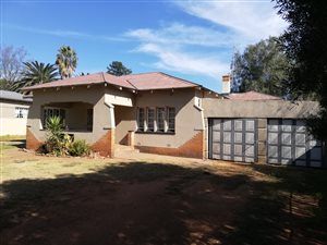 4 Bed House in Selection Park