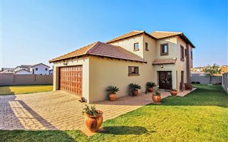 4 Bedroom House in The Hills