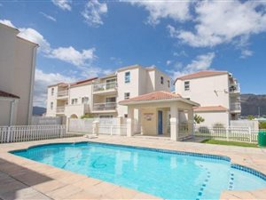 3 Bed Apartment in Whispering Pines