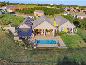 3 Bedroom House in Sardinia Bay