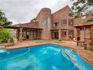 5 Bed House in Sparks Estate