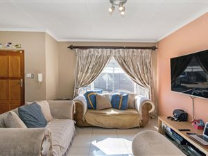 2 Bed House in Rooihuiskraal
