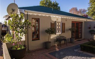 7 Bedroom House in Parkview