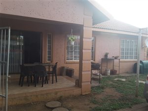 3 Bedroom House in Oos-Einde