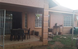 3 Bedroom House in Oos-Einde