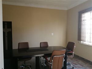 511 m² Office Space in Springs Central