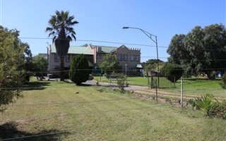5 Bedroom House in Mnandi AH