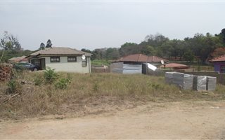 460 m² Land available in Flora Park
