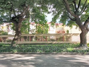 2 Bed Apartment in Westdene