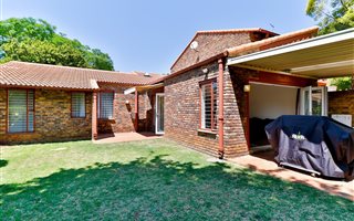 3 Bedroom Apartment in Strathavon