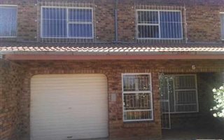 3 Bedroom Townhouse in Dersley