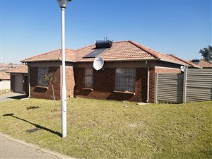 3 Bed House in Thatch Hill Estate