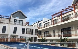 2 Bedroom Apartment in Bloubergrant