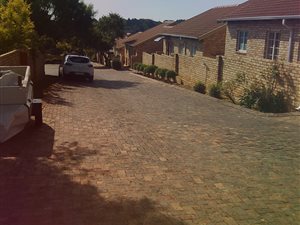 3 Bed Townhouse in Honeydew Manor