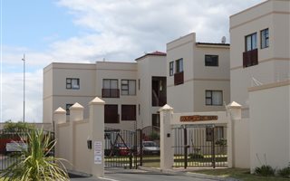 2 Bedroom Apartment in Parklands