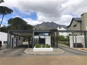 765 m² Land available in Brandwacht