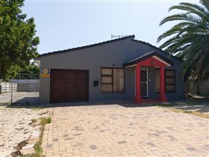 3 Bed House in St Dumas
