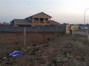 1001 m² Land available in Meyerton Park
