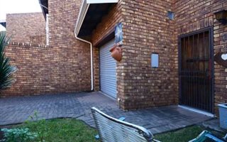 3 Bedroom Duplex in Illiondale
