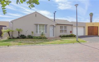 3 Bedroom House in Plattekloof Glen