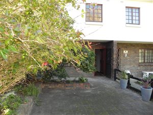 3 Bed Duplex in Montclair