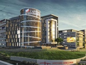 743 m² Office Space in Waterfall Estate