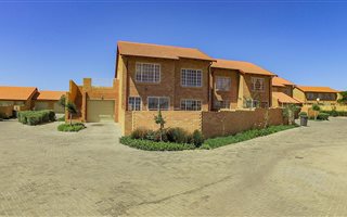 2 Bedroom Townhouse in The Reeds