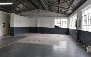 350 m² Commercial space in Windermere