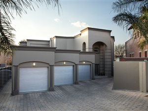 6 Bed House in Eldo Meadows